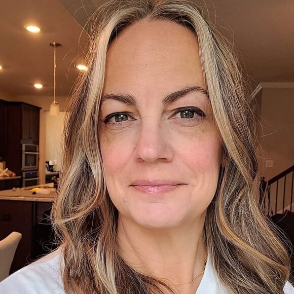 Meet your Posher, Lyndsay - Picture 1 of 1